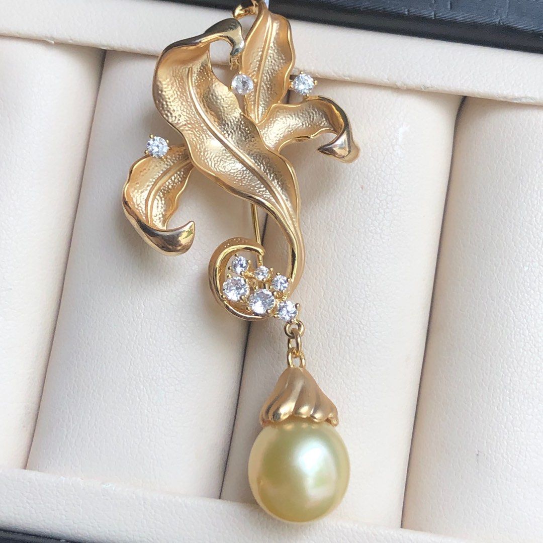 Clearance sale Genuine South Sea gold pearl brooch