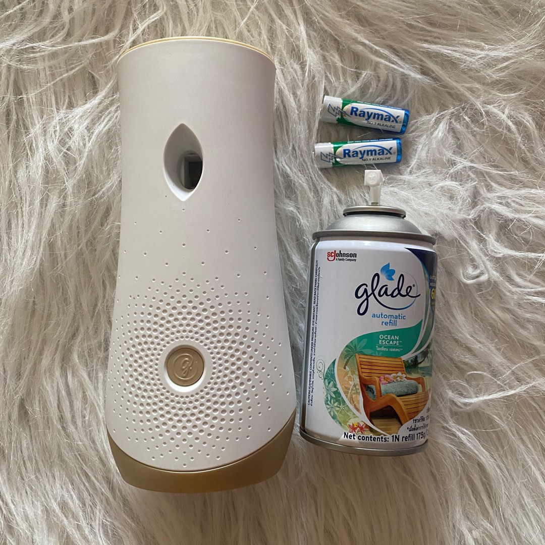 Glade Automatic Spray, Furniture & Home Living, Home Fragrance on Carousell