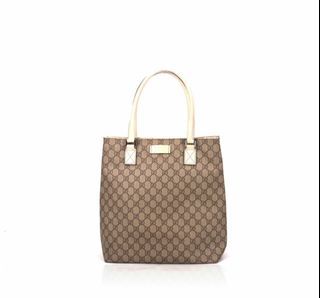 Gucci Beige GG Supreme tote bag
