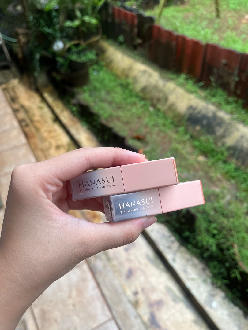 Hanasui lip stain/tint shade coral dan bloody on Carousell