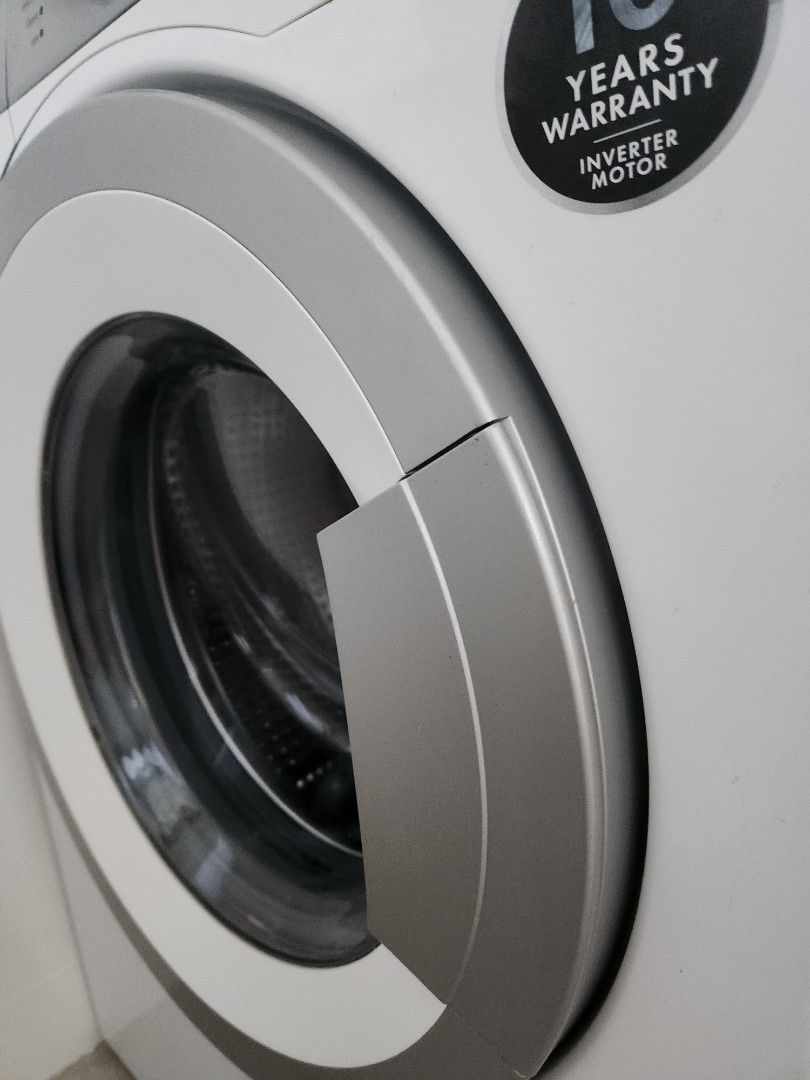 HAVE TO GO Smeg washing machine, TV & Home Appliances, Washing Machines