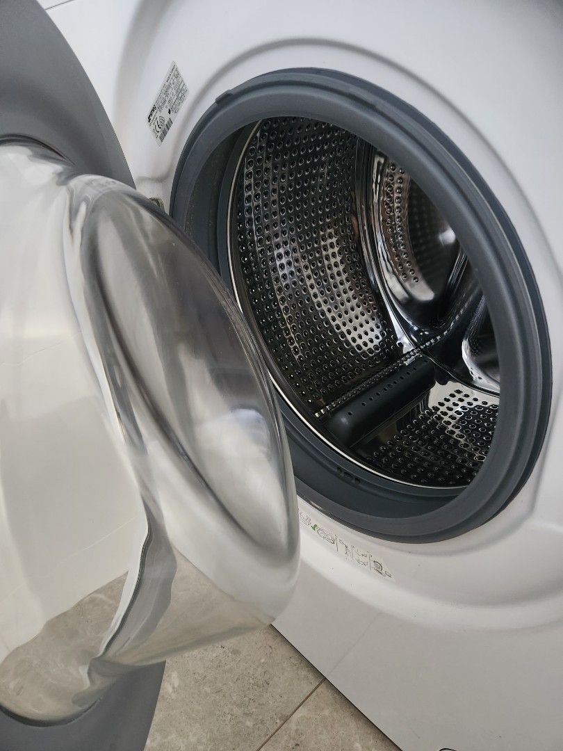 HAVE TO GO Smeg washing machine, TV & Home Appliances, Washing Machines