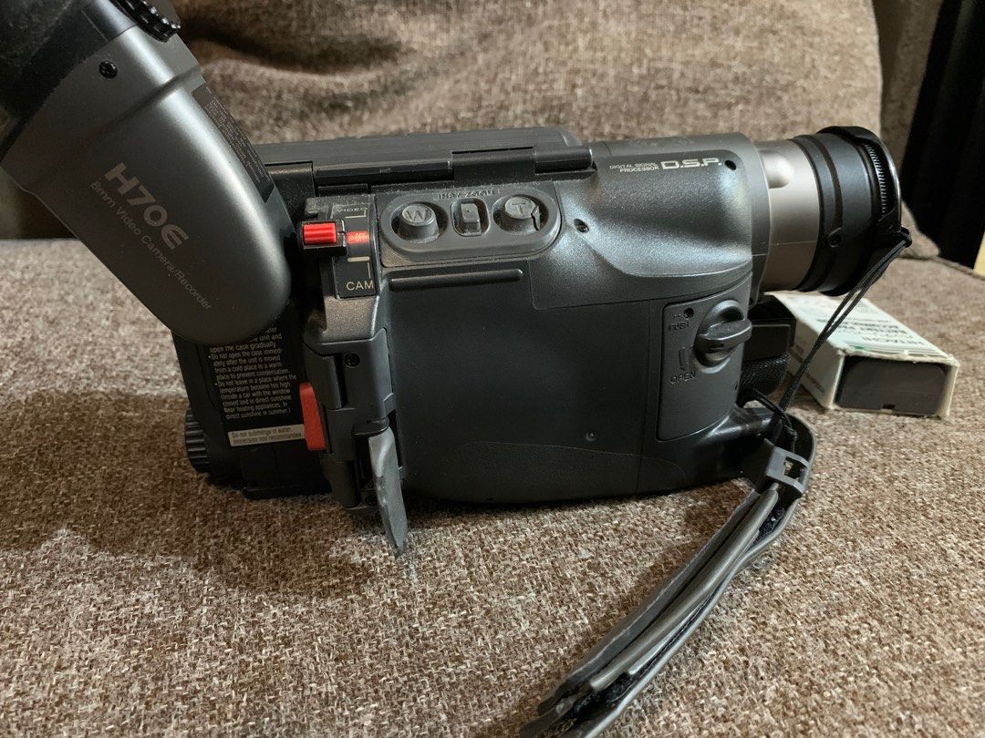Hitachi Camcorder Hi8 WORKING, Photography, Video Cameras on Carousell