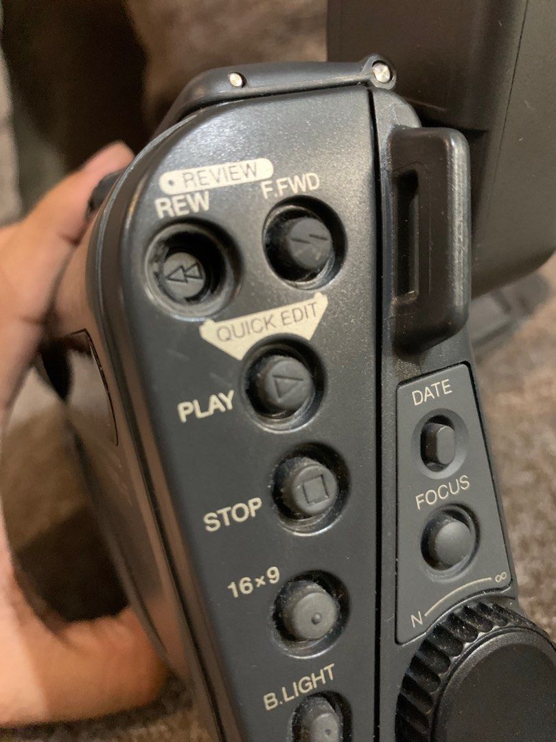 Hitachi Camcorder Hi8 WORKING, Photography, Video Cameras on Carousell