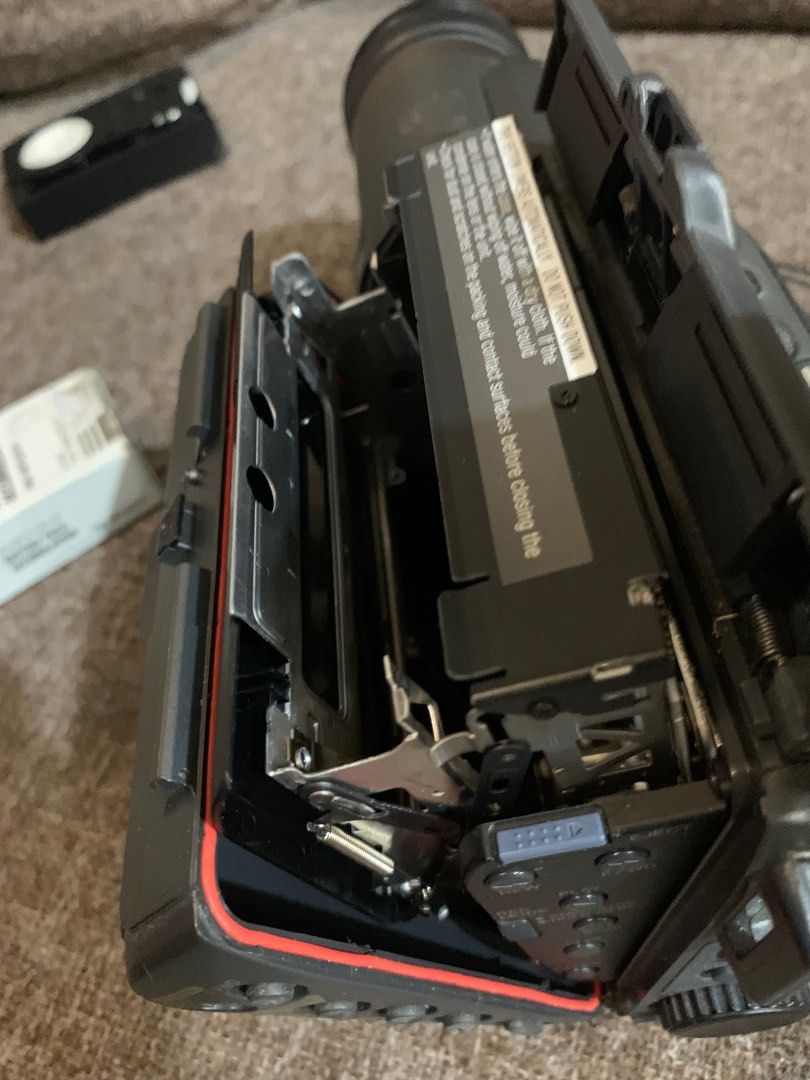 Hitachi Camcorder Hi8 WORKING, Photography, Video Cameras on Carousell