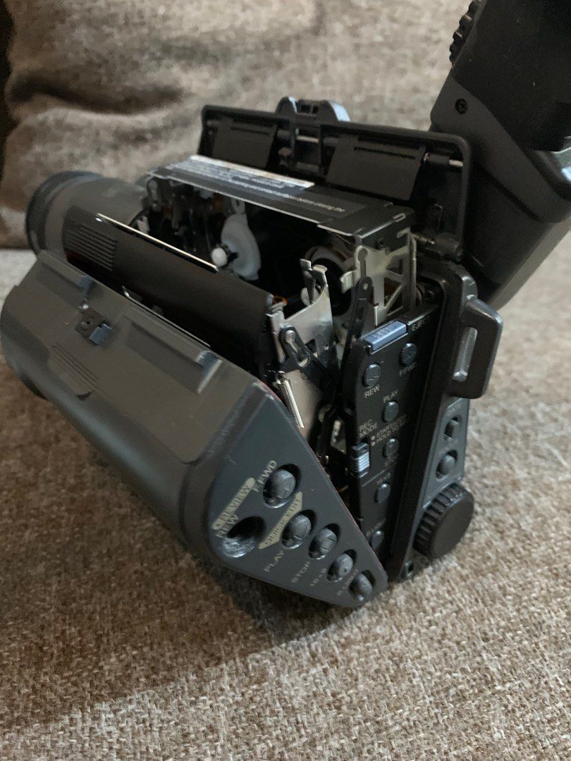Hitachi Camcorder Hi8 WORKING, Photography, Video Cameras on Carousell