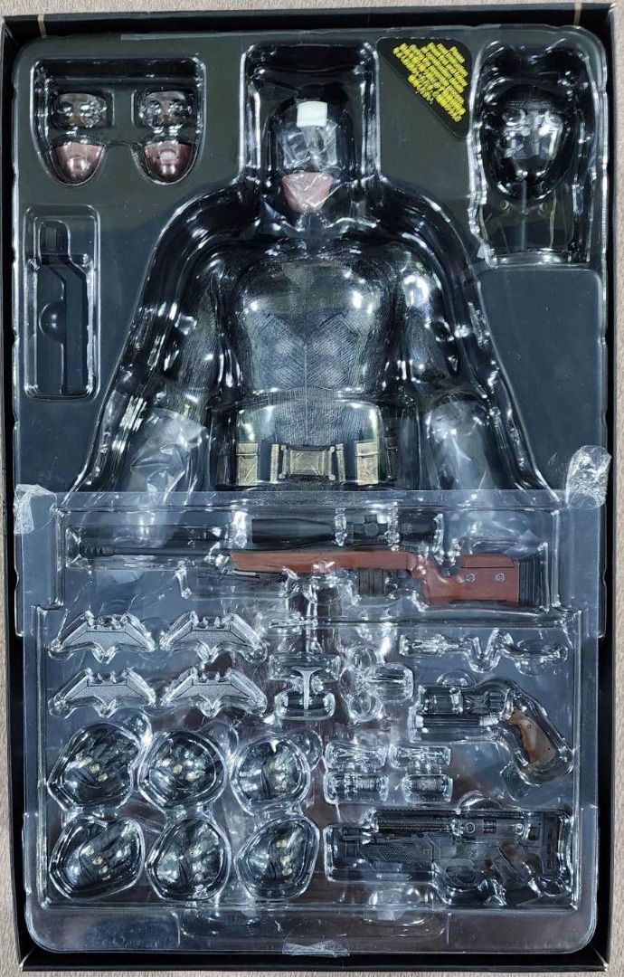 Hot Toys Batman with Sniper Rifle and Tech Cowl MMS342 - Batman vs ...