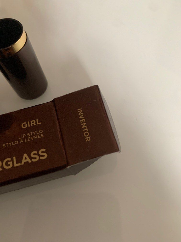 hourglass lipstick inventor, 美容＆化妝品, 健康及美容 皮膚護理, 化妝品 Carousell