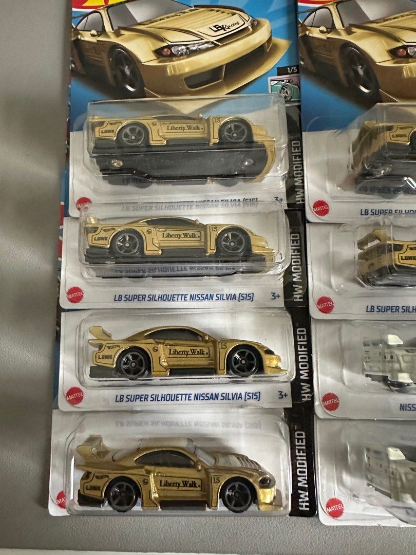 In Stock] Hot Wheels Hotwheels mainline LBWK S15 Gold | Nissan