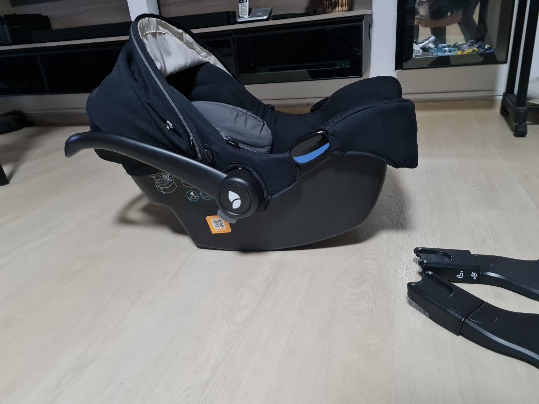 Joie Gemm Car Seat with Adapter, Babies & Kids, Going Out, Car Seats on