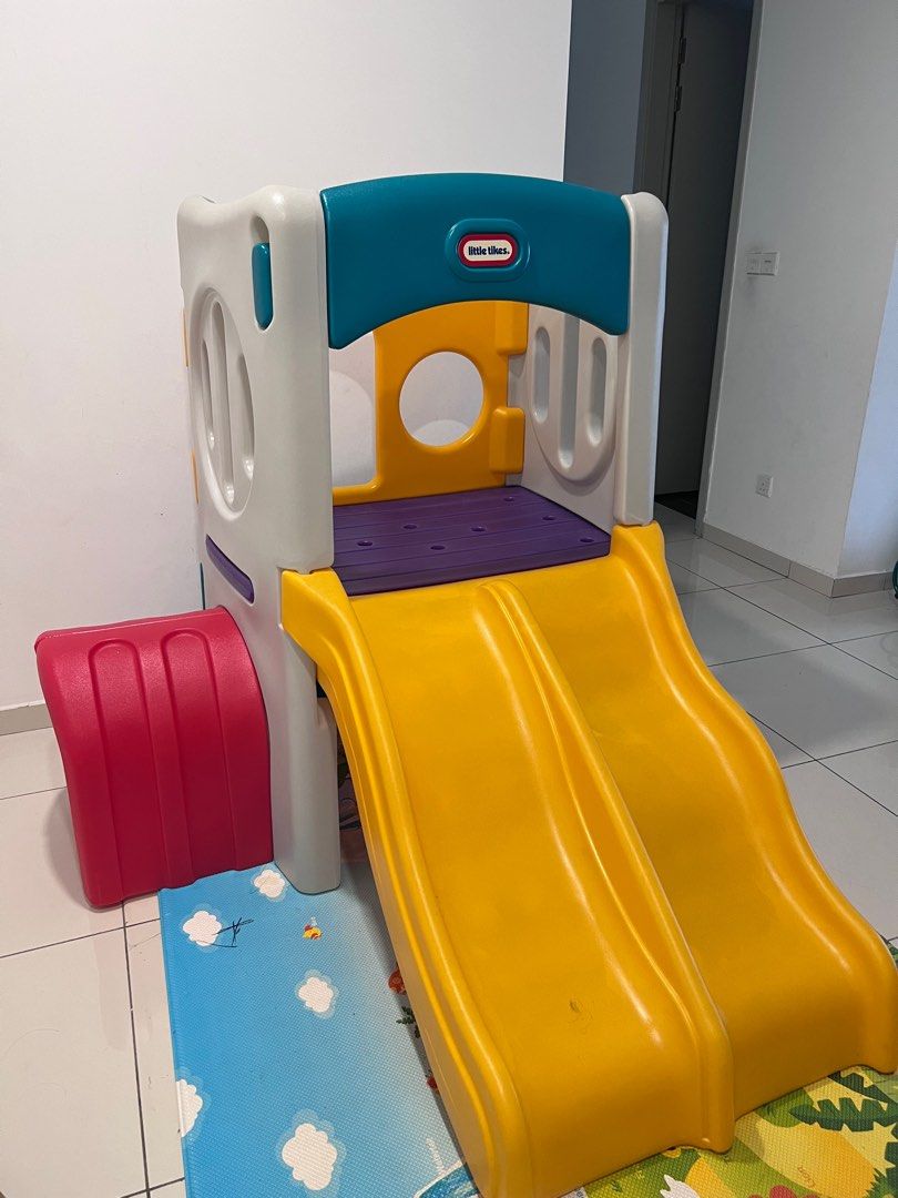 Little tikes tunnel with double slides