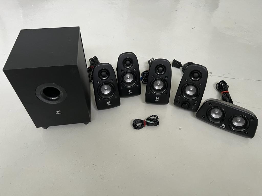 Logitech Z506 Surround Sound Home Theater Speaker System, Audio