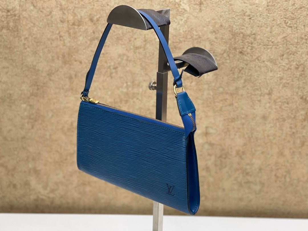 LOUIS VUITTON Pochette Accessories Epi Blue Used Pouch Bag M52945