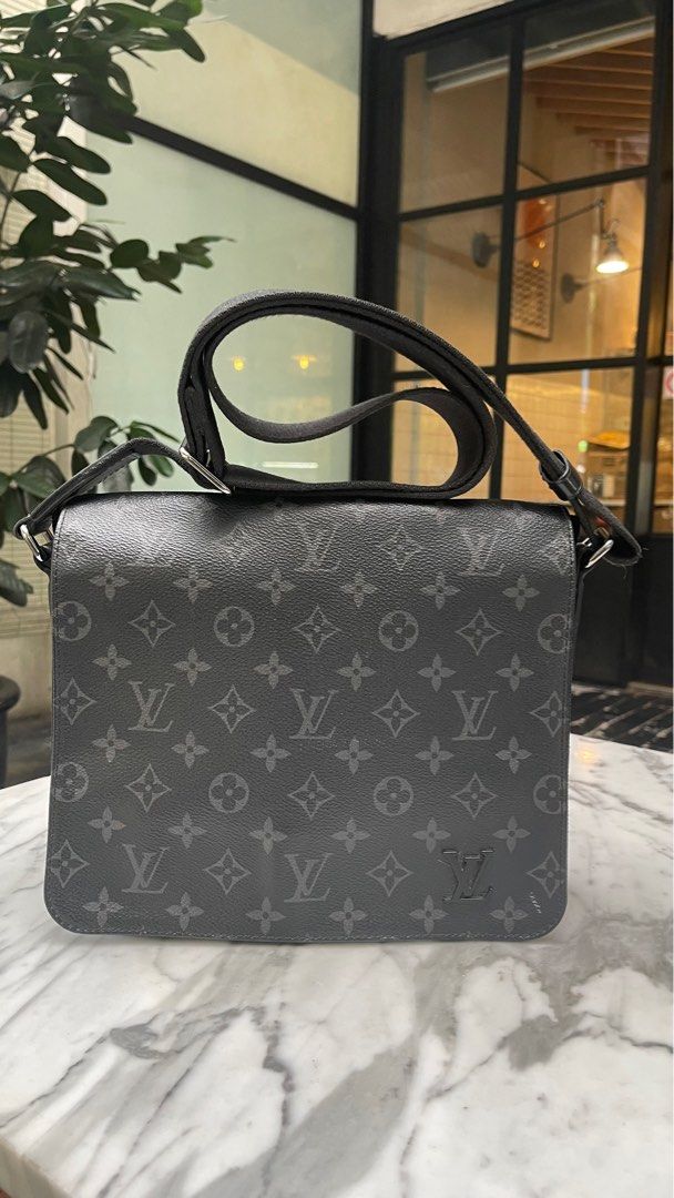 Used Louis Vuitton district pm crossbody