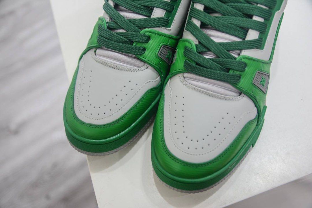 UP CLOSE! LV Trainer Sneaker Green (ON FOOT) 