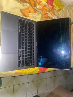 Macbook pro water damage, screen broken, won't turn on, can't charge, does not affect accessory usage64215710165761110