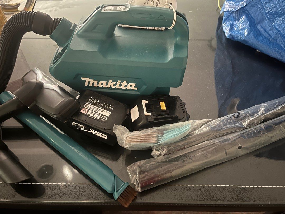 Makita mini 2025 vacuum
