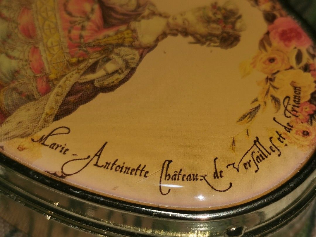 Marie Antoinette pill box (Category: Accessory Holder, Box & Organizers) located in Quezon City. Submitted by belikabim2014 (Listing ID 1228727930, Image 2). Description: 2.5 inches wide x 1 in high With clasp Delivery via courier pick up buyer's booking Novaliches location.
