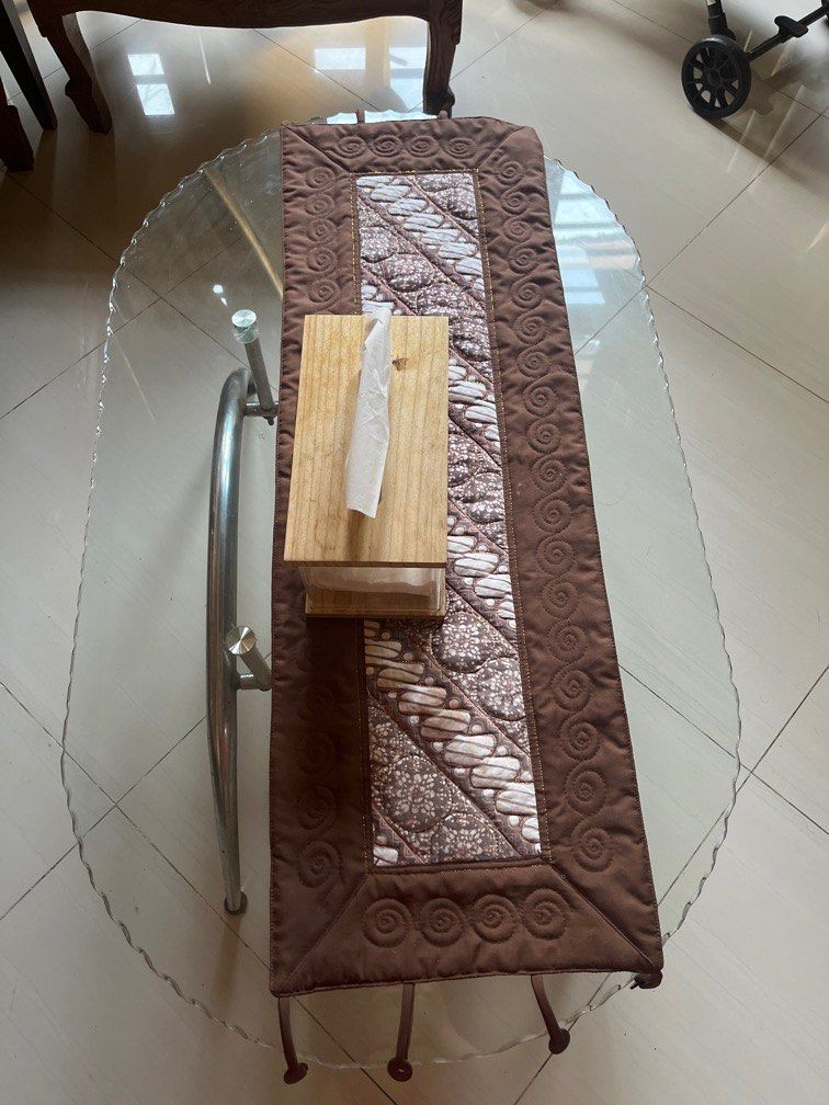 Meja kaca ruang tamu on Carousell