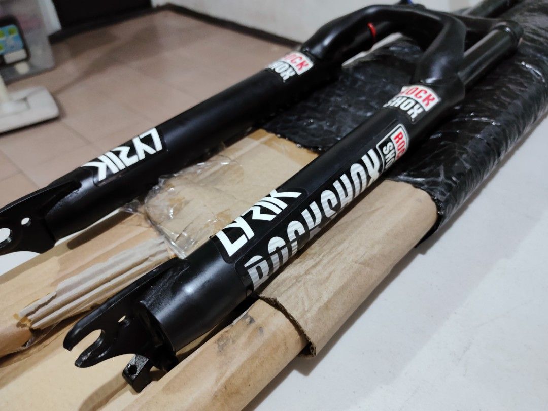 MTB Suspension Fork with Lockout, Sports Equipment, Bicycles & Parts