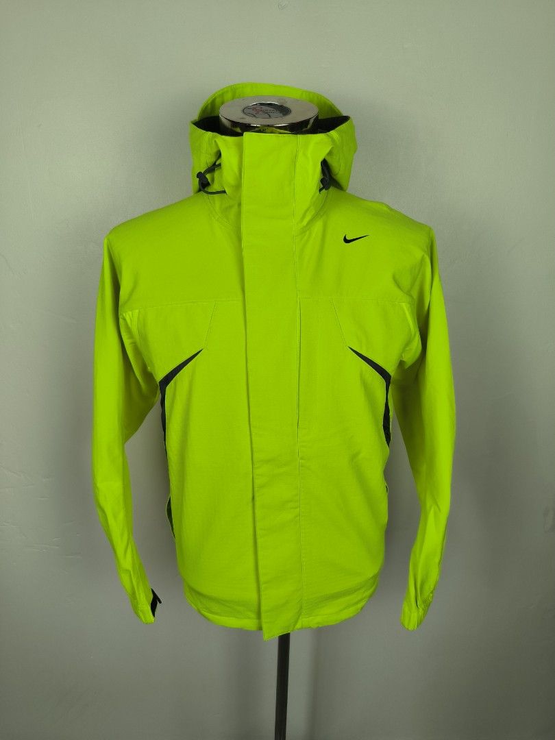 Nike top sphere pro