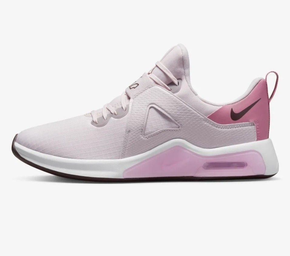 womens air max bella training shoe