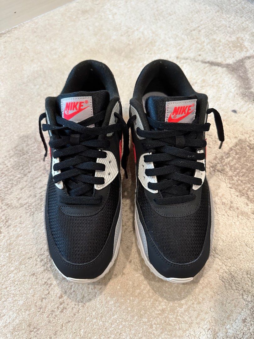 Nike air max 90 essential hotsell wolf grey bright crimson