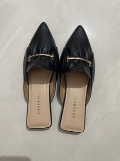 Sandal wanita