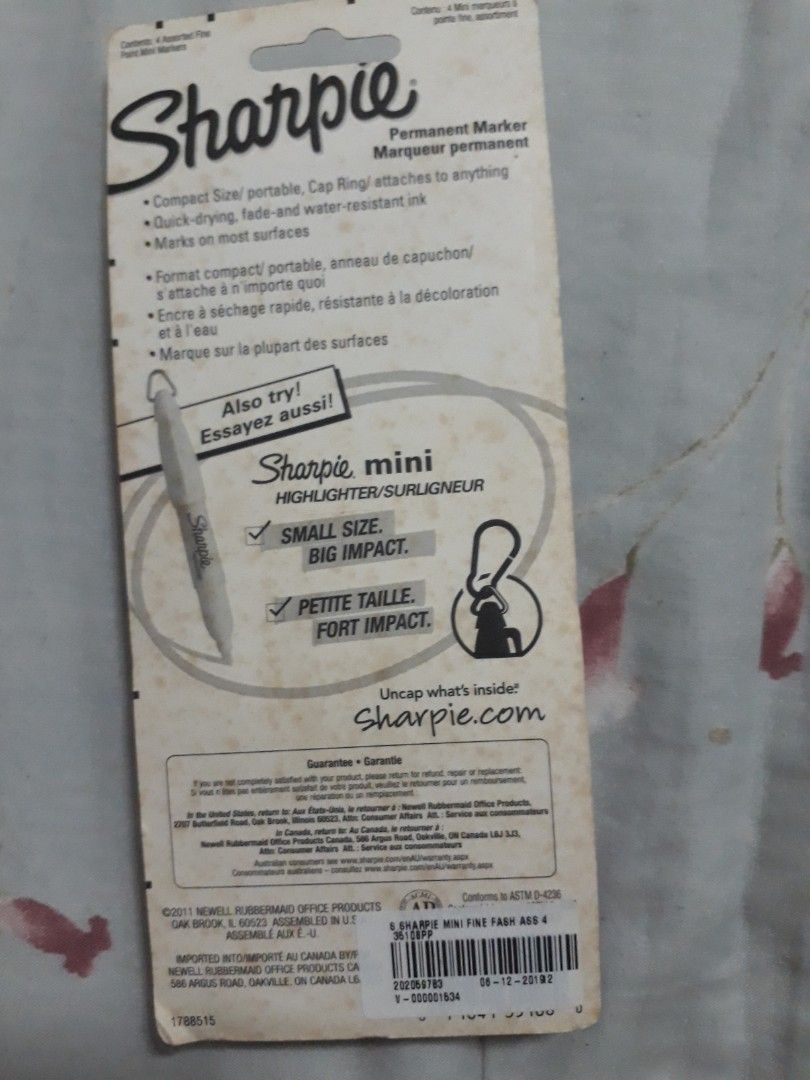 Sharpie Mini (Category: Other Stationery & Craft) located in Singapore. Submitted by justwan2sell (Listing ID 1228696604, Image 2). Description: Sharpie Mini. New colours. Cap clip. Permanent marker Small size ...Big impact. Quick drying..mark on most surfaces. As shown in pics. Self collect.. Postage +$2..