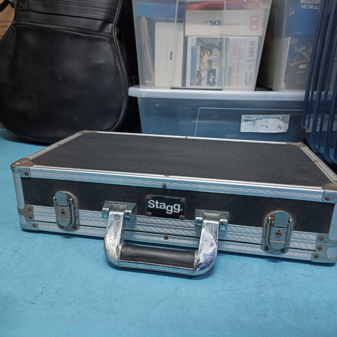 Stagg pedal board hardcase., Hobbies & Toys, Music & Media, Music