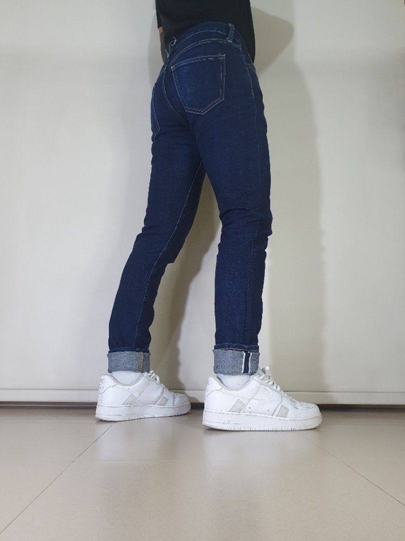 UNIQLO SKINNY TAPERED LOW SELVEDGE JEANS Men s Fashion Bottoms Jeans on Carousell