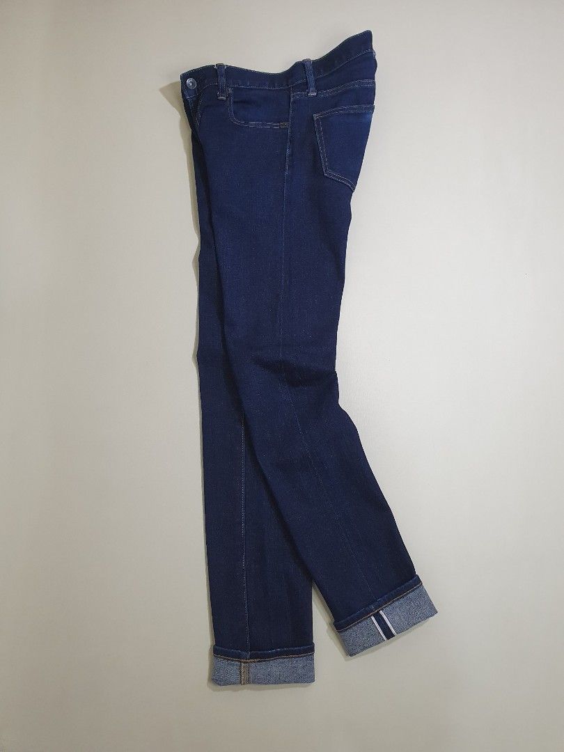 UNIQLO SKINNY TAPERED LOW SELVEDGE JEANS Men s Fashion Bottoms Jeans on Carousell