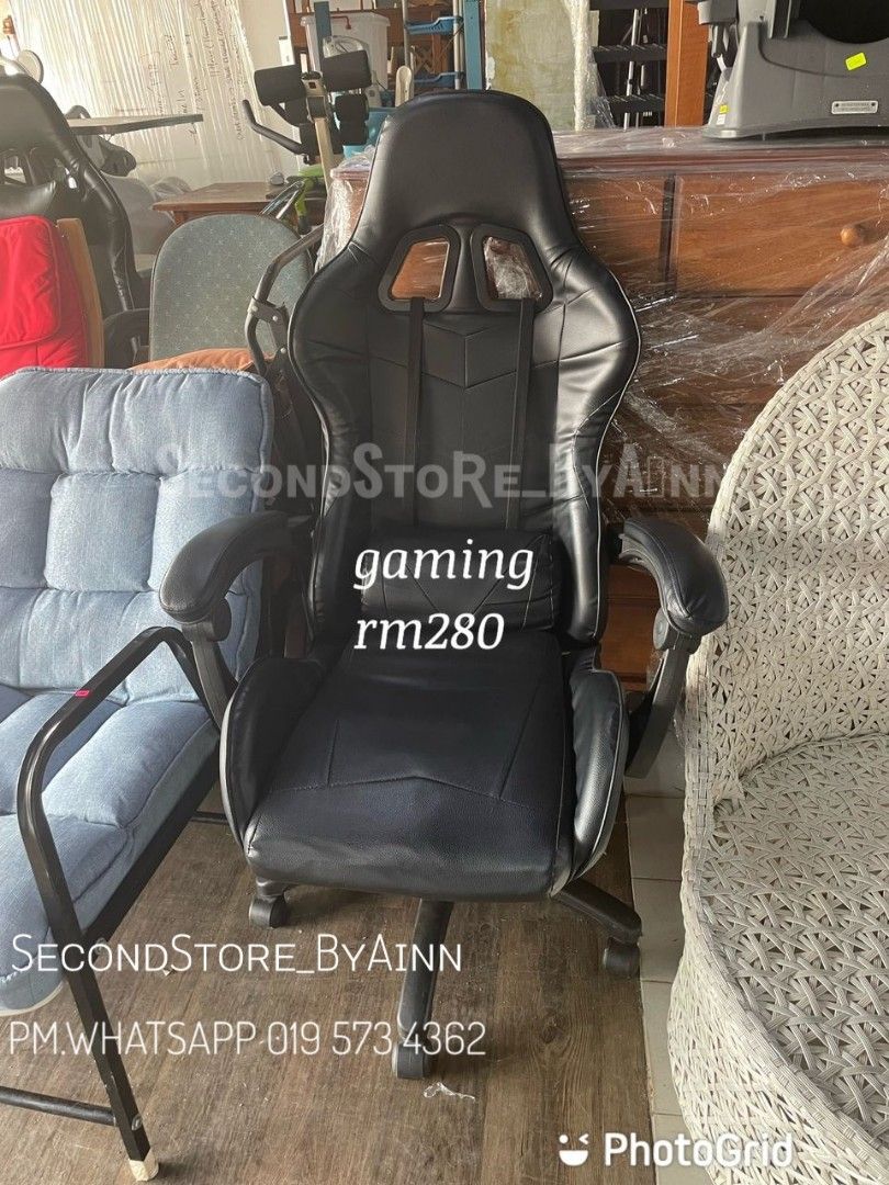 Used Gaming Chair, Furniture & Home Living, Furniture, Chairs on Carousell