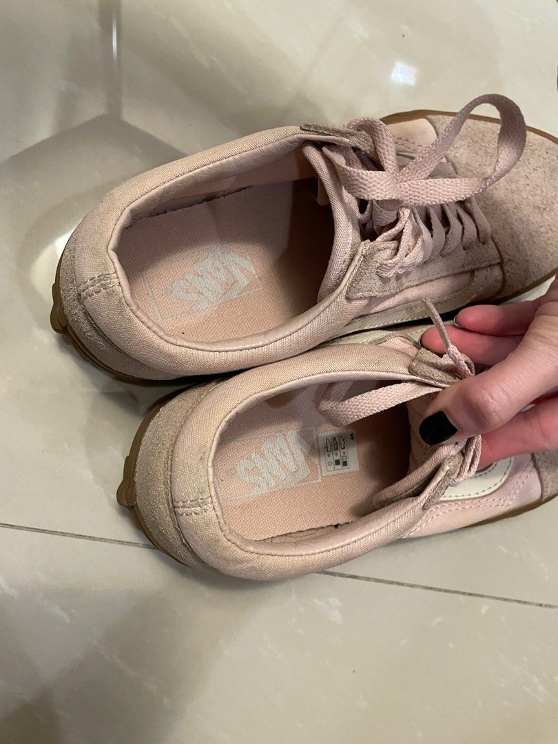 Fuzzy inside slip on vans store