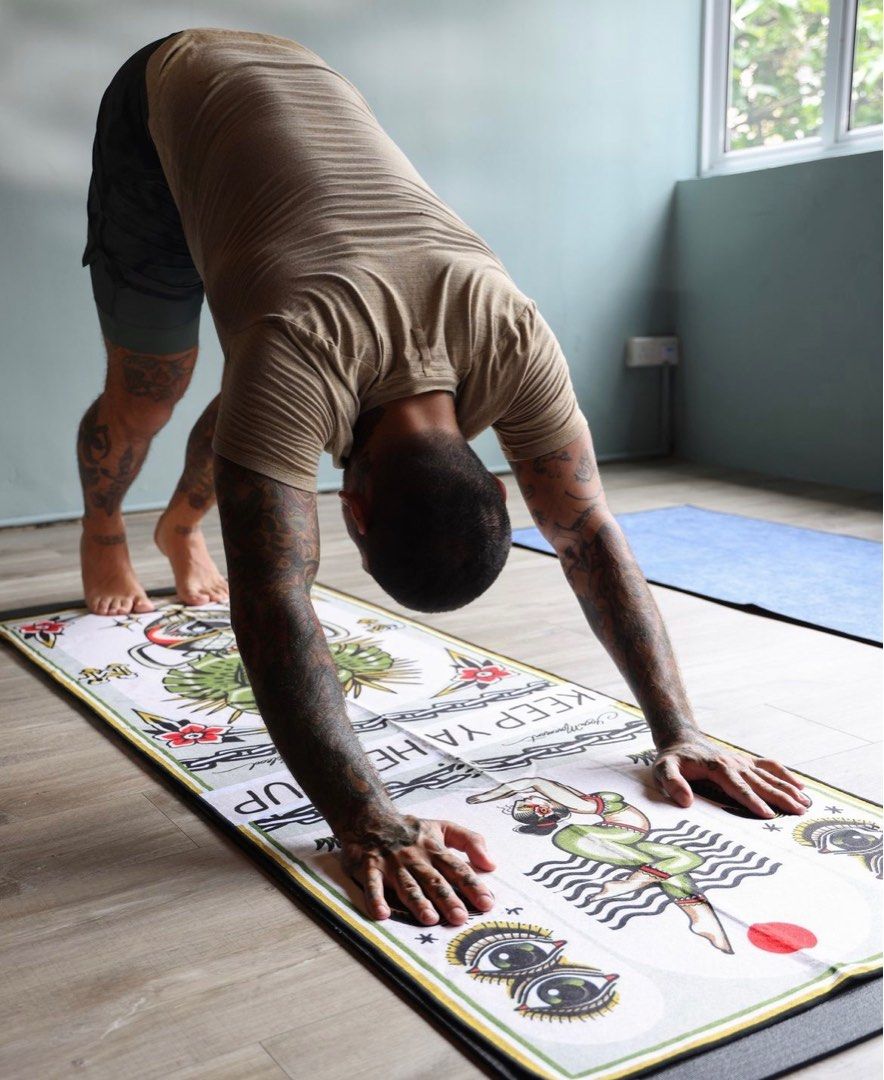 Yoga Movement limited edition Feroze McLeod grippy towel, Sports Equipment, Exercise & Fitness