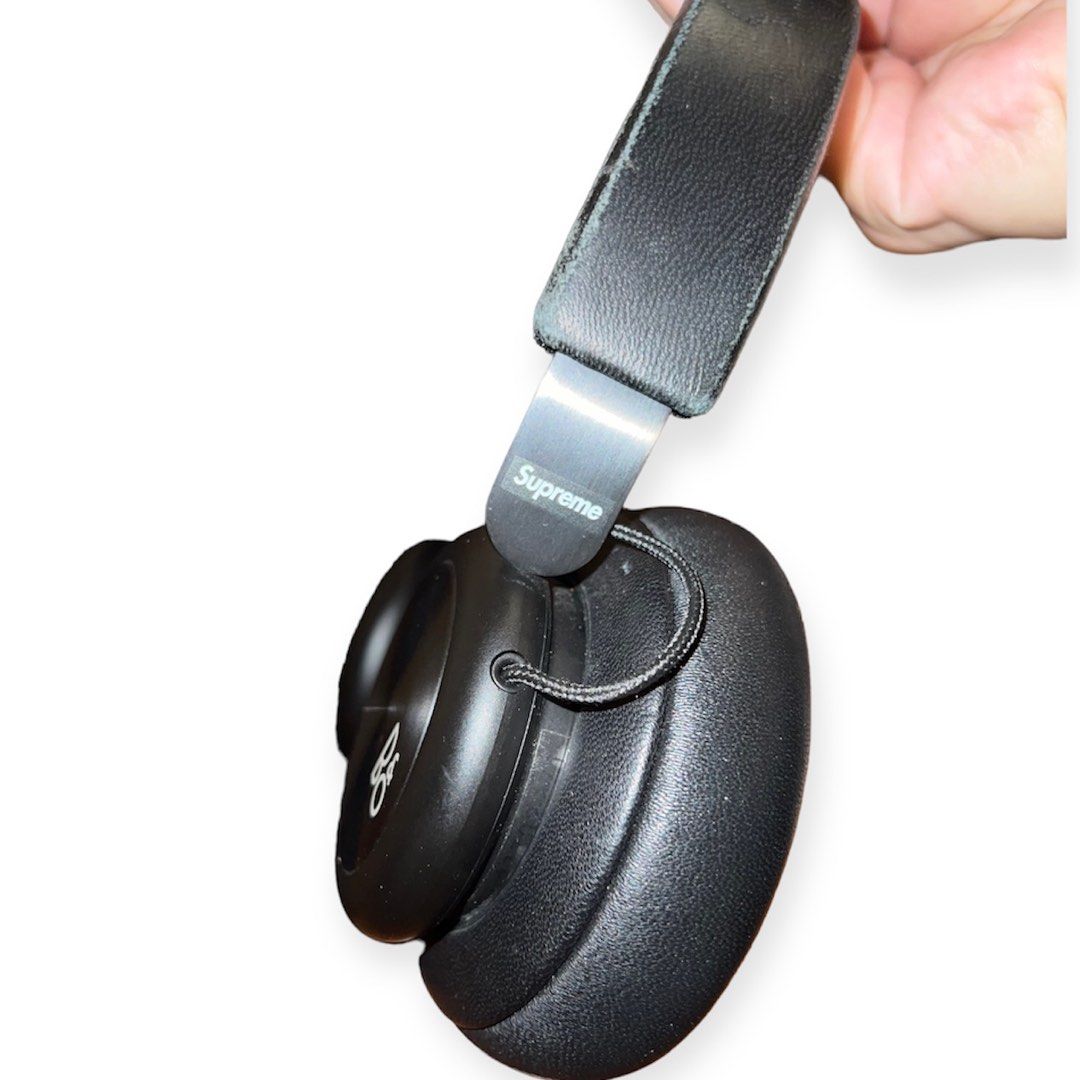 Supreme B&O Play H4 Wireless Headphones Black