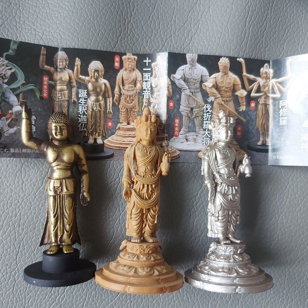 絕版7個佛像天王扭蛋， 金色釋迦牟尼， 木雕金十一面觀音， 左右金剛