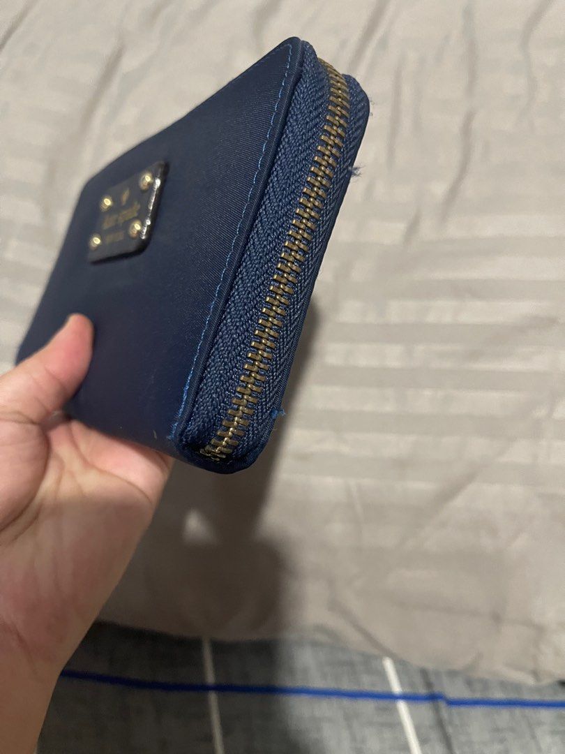 💯 Authentic Kate Spade Zippy Wallet (Category: Wallets & Card holders) located in Cavite. Submitted by mcbfave (Listing ID 1228893118, Image 3). Description: YKK zipper nylon material no flaws like new almost brand new never been used from US sf c/o buyer.
