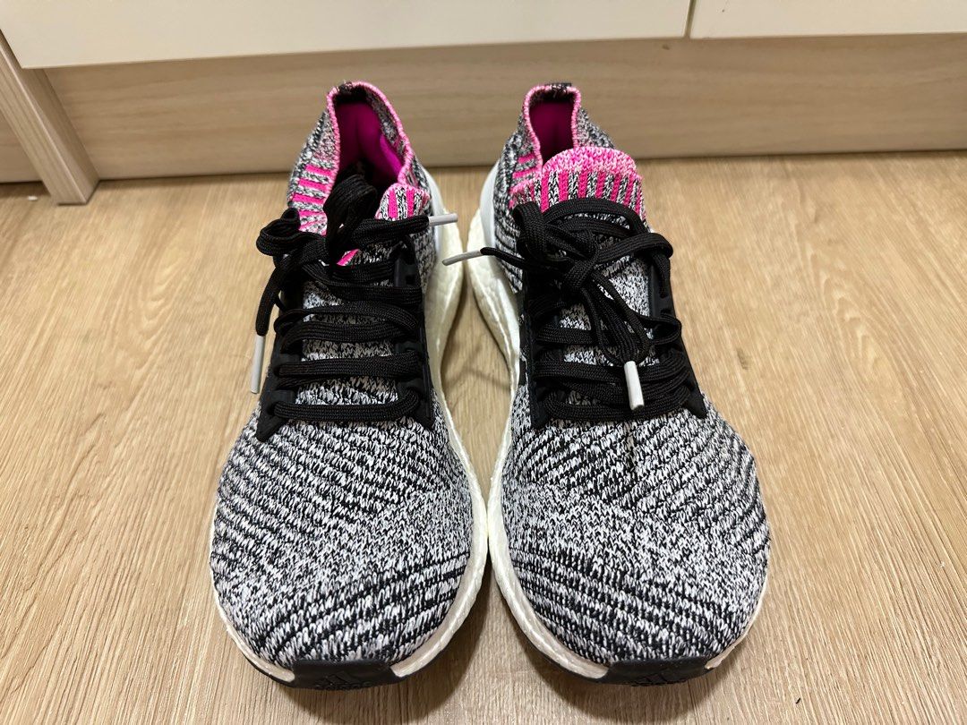 Ultra boost store pink ribbon