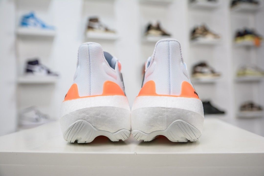 Ultra boost 19 vs epic react 2 online