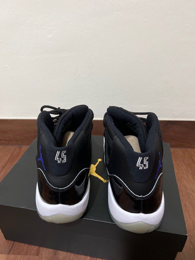 Nike air jordan deals space jam 11