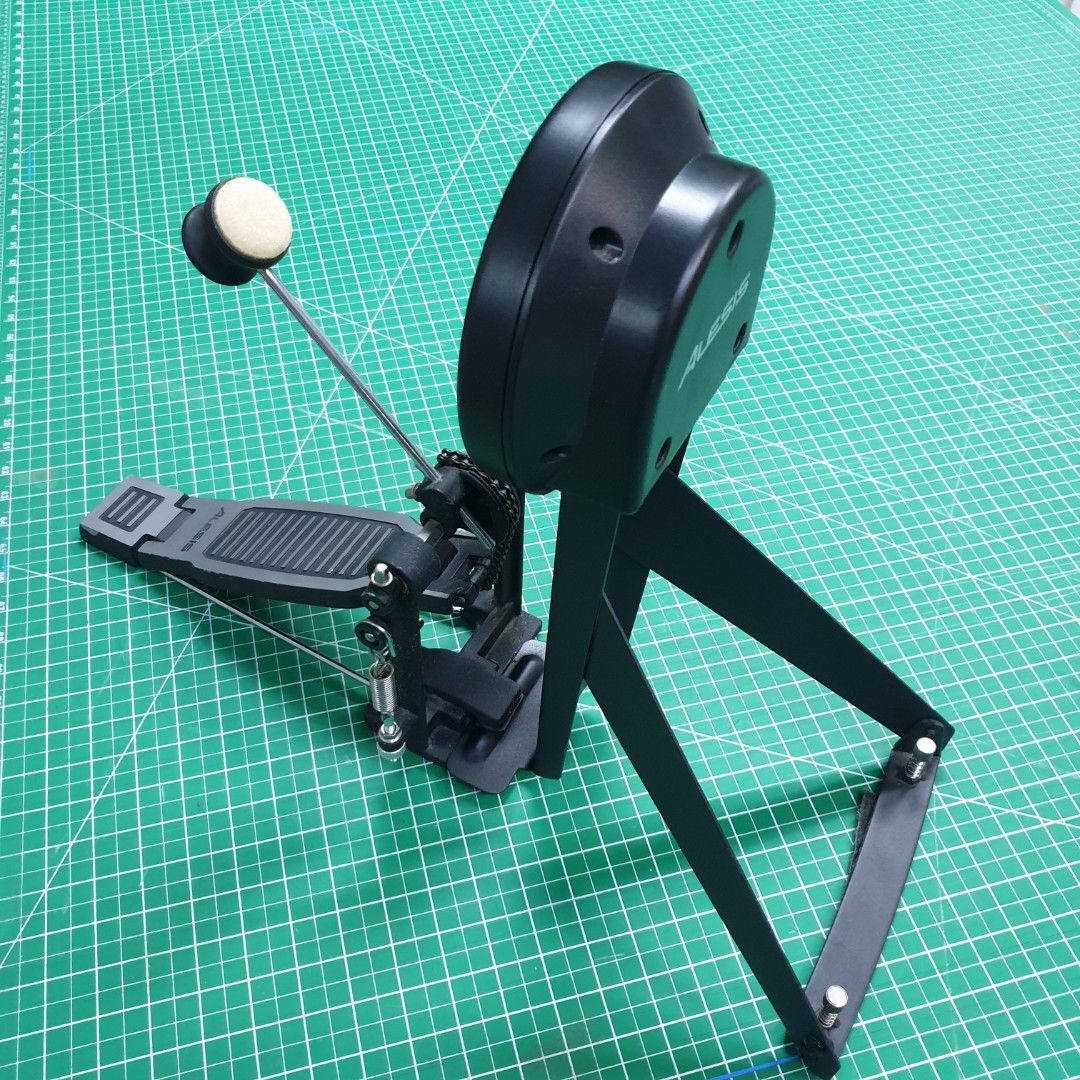 Alesis E drum Kick With Pedal Hobbies Toys Music Media Musical alesis-e-drum-kick-with-pedal-hobbies-toys-music-media-musical