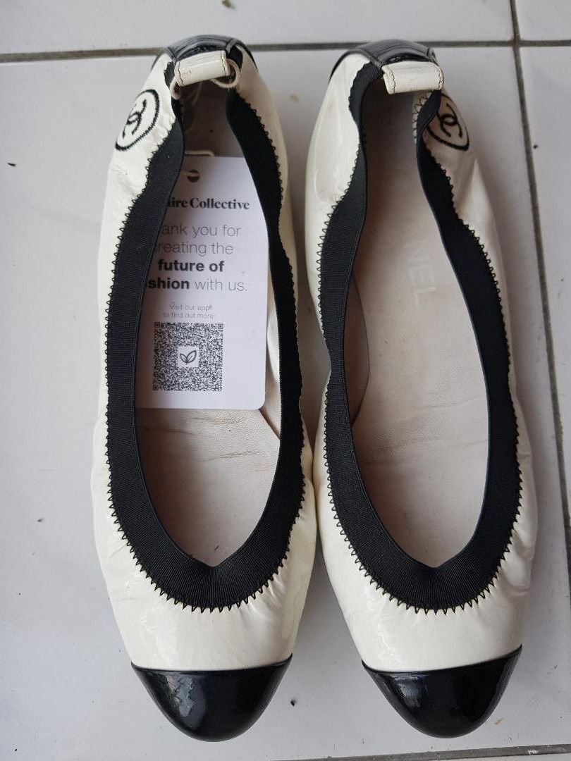 Authentic Chanel B&W ballerina flats in patent leather Size EU