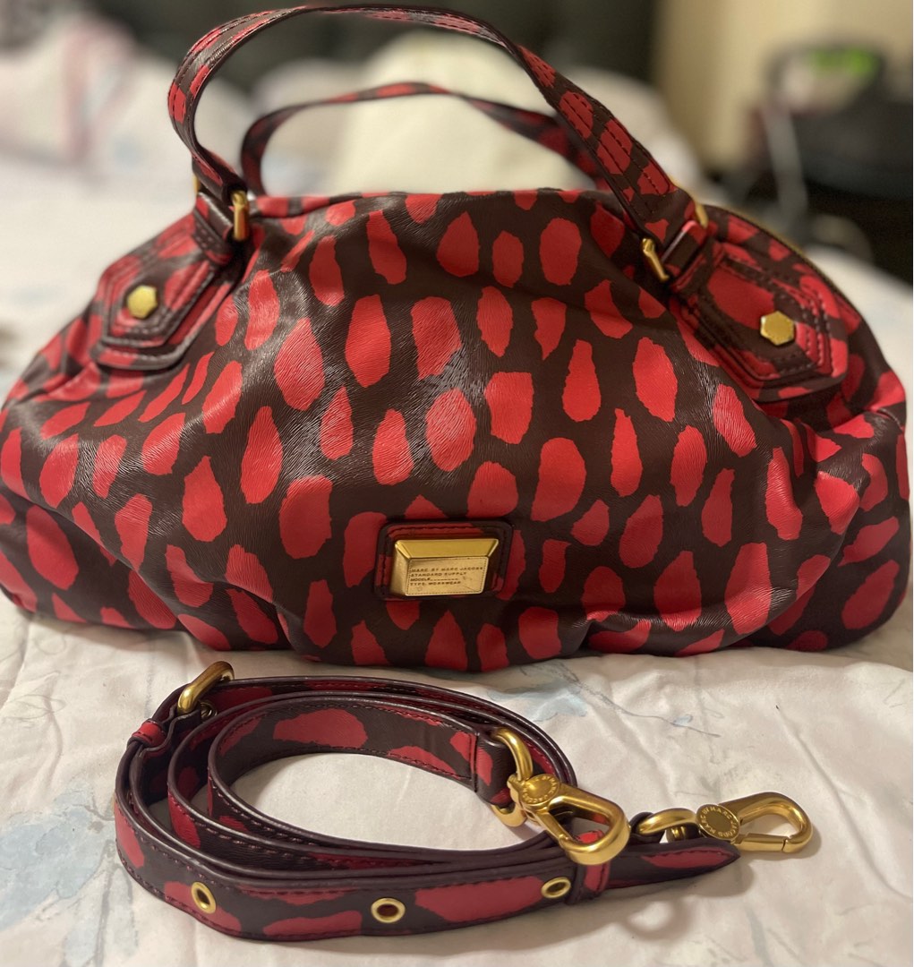 Marc Jacobs Snapshot - Olive, Luxury, Bags & Wallets on Carousell