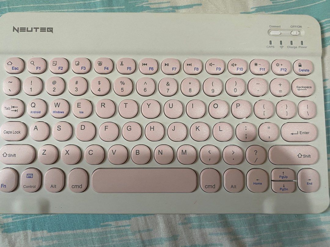 Bluetooth keyboard and mouse (Category: Computer Keyboard) located in Balanga. Submitted by miss_sean1107 (Listing ID 1228741520, Image 2). Description: Perfect for ipad or tablet. .