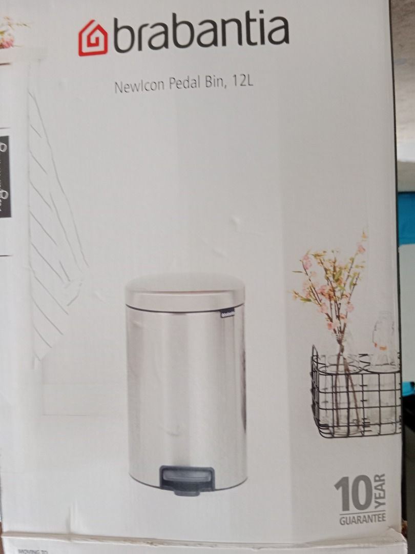Branded Brabantia dustbin (Slow to close function) Brand New