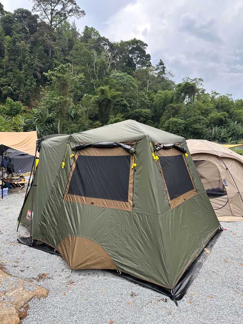 Coleman North Star Darkroom 4P, Sports Equipment, Hiking & Camping on