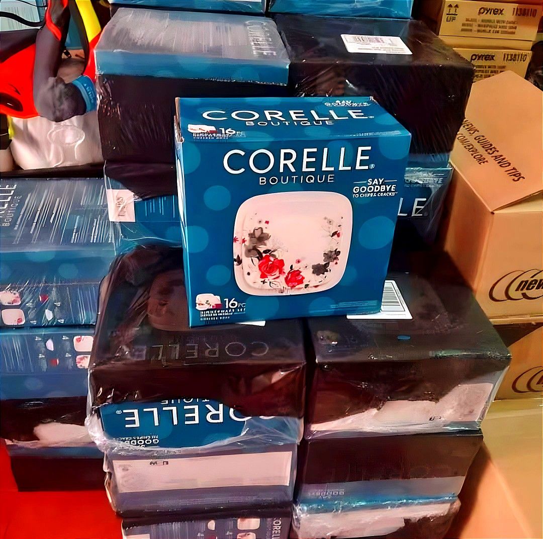 CORELLE SQUARE CHELSEA ROSE SET BY 16PC (Category: Dinnerware & Cutlery) located in Manila. Submitted by JBAL.GEN.MDSE (Listing ID 1136704189, Image 1). Description: ⭐ CORELLE BOUTIQUE CHELSEA ROSE ⭐ ✨4PC DINNER PLATES ✨4PC DESSERT PLATES ✨4PC BOWLS ✨4PC MUGS ⭐ ₱ 4,800.00 ONLY ⭐ ✨ ₱ 4,500.00 EACH MIN OF 2 BOXES 📌 🆓 FREE DELIVERY METRO MANILA ONLY.