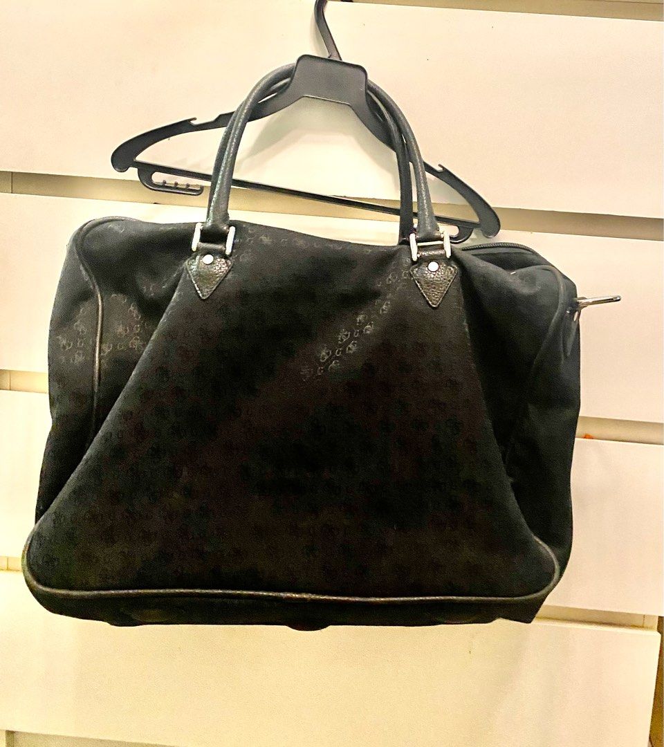 Weekend bag guess top