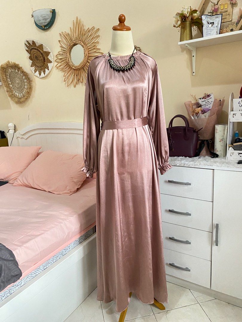 Dress silk Fesyen Wanita Muslim Fashion Gaun di Carousell